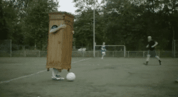 Spot para animar a los futbolistas a salir del armario Spot para animar a los futbolistas a salir del armario