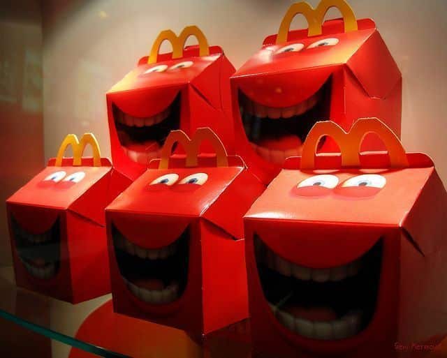 Cómo un mal cambio de branding puede dañar una marca 16 box_happy_meal_mcdonalds