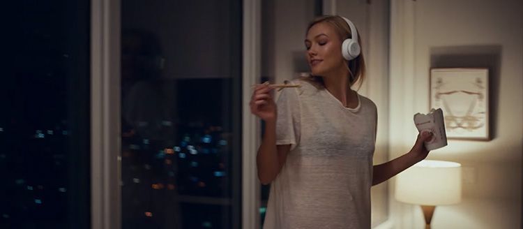 El divertido spot de Beats by Dre: "Got no strings" 6 Spot de Beats - Pinocho