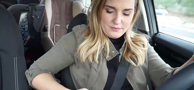 A famous Youtuber have a Car Crash in a awareness campaign 3 accidente de tráfico de una Youtuber