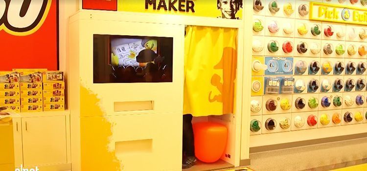 Build a self-portrait with pieces of Lego in London Lego store 8 Autorretrato con piezas de lego