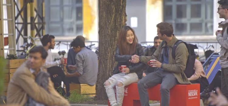 El original banco de Nescafé que te ayuda a conocer nuevas personas 8 Banco de Nescafé: Hello Bench