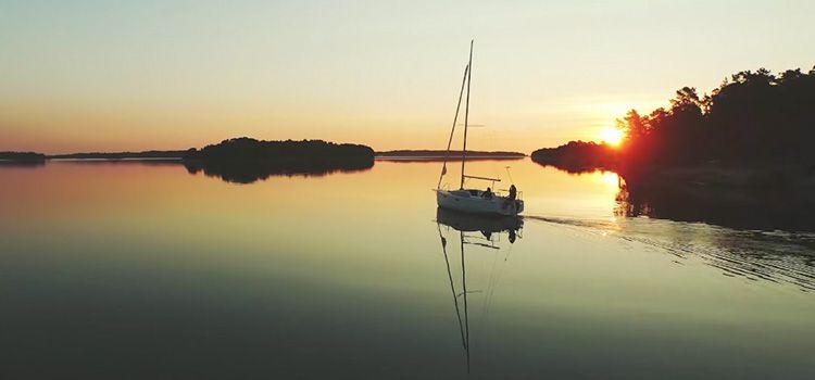 An original advertising campaign to promote Sweden: 'Sweden on Airbnb' 2 suecia en airbnb 2