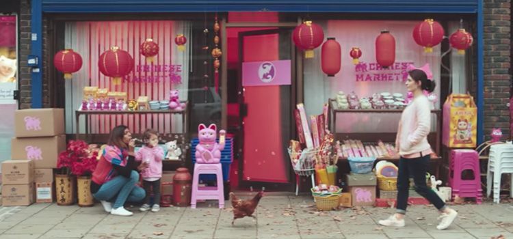 "Pink Kittens" an awareness campaign about using the mobile 3 Pink Kittens uso smartphone