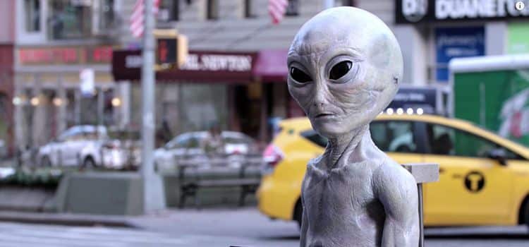 Aliens in NYC, the fun X-Files promo in New York 3 Promo de Expediente X