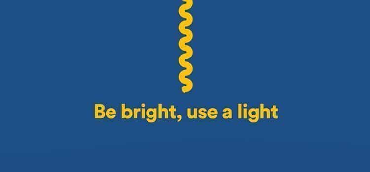 The original Brussels awareness action for cyclists riding without lights 3 Campaña de concienciación de Bruselas