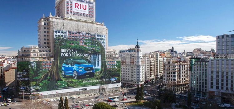 Ford makes the largest advertising billboard in the world 3 La valla de publicidad más grande del mundo