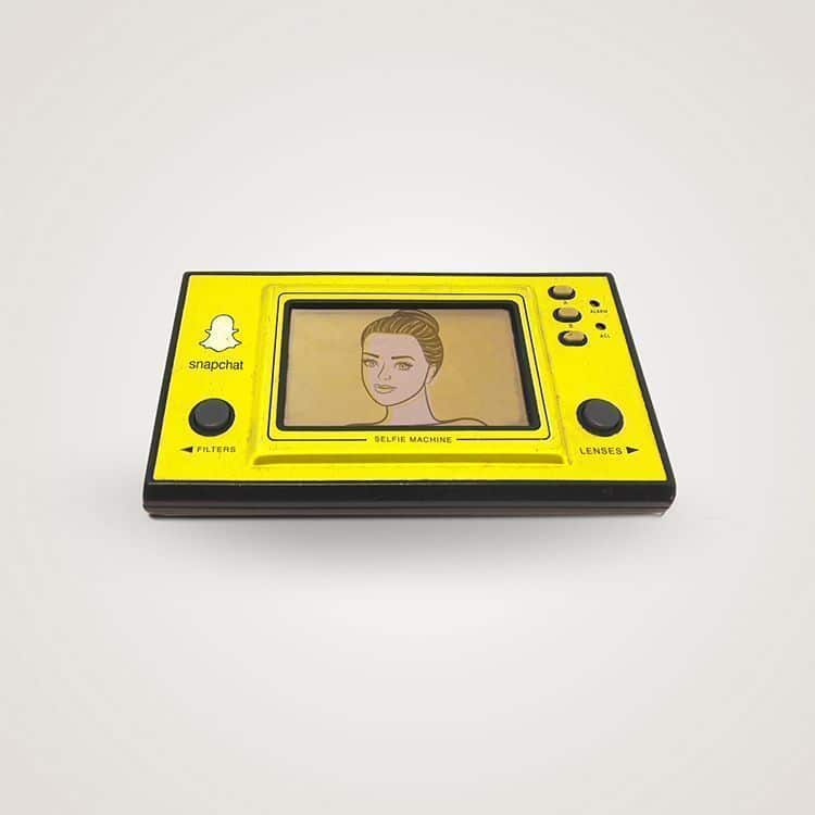 Los gigantes de internet convertidos en objetos de los 80 25 Snapchat Thomas Ollivier