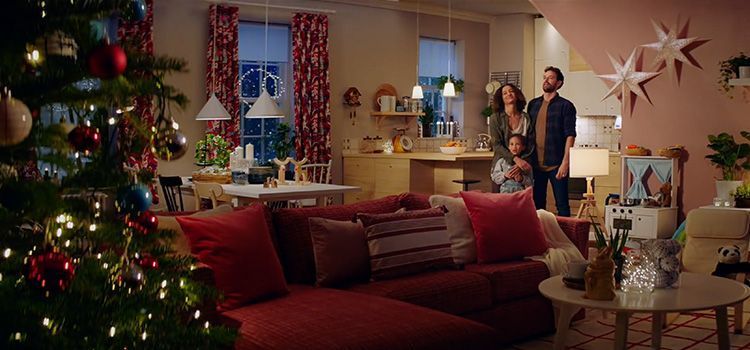 Ikea's Christmas commercial: "Silence the Critics" 7 anuncio de ikea silence the critics 01