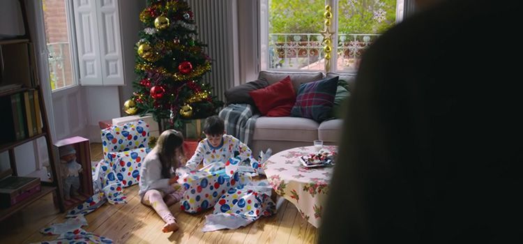 El anuncio de Navidad de Juguettos: “Toda la vida jugando juntos” 5 anuncio de navidad juguettos 02