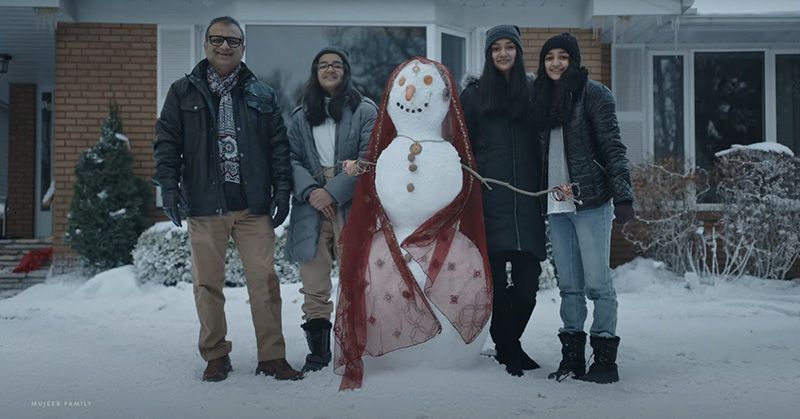 Tim Hortons' christmas commercial is an emotional story about equality 2 anuncio de tim hortons para navidad 01