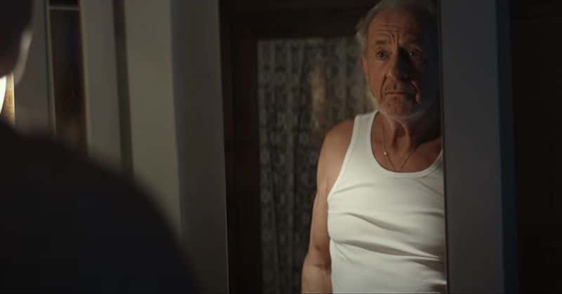 A grandfather lifting weights is the most emotional commercial of holidays 1 anuncio del abuelo levantando pesas 01