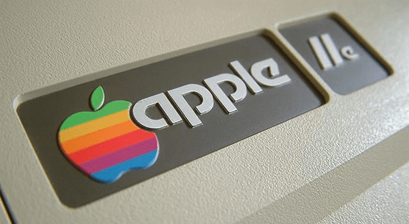 Who created the Apple logo? 20 Logotipo Apple