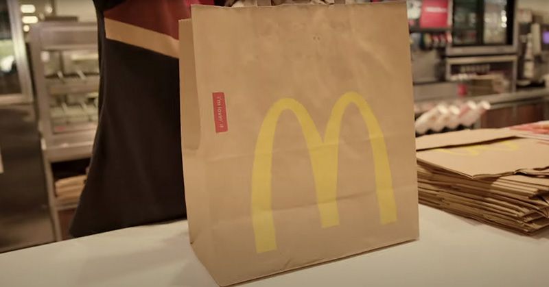 La broma de Burger King: Camufla sus pedidos en bolsas del McDonald's 10 broma de burger king pedidos mcdonalds 01
