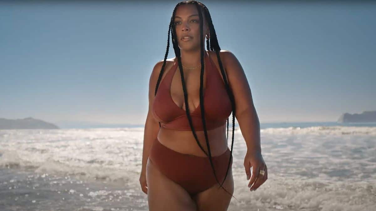 H&M presenta una nueva colección de bikinis para todas las tallas 3 Anuncio de H&M con Paloma Elsesser