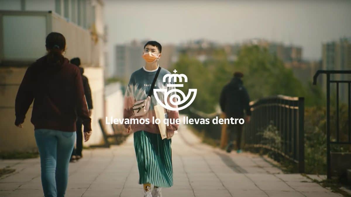 La campaña de publicidad de Correos: "Llevamos lo que llevas dentro" 5 publicidad de correos llevamos lo que llevas dentro 01