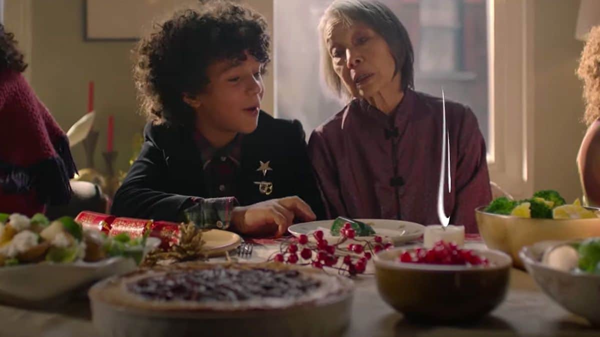 Coca-Cola's Christmas commercial encourages us to share these holidays 2 anuncio de navidad de coca cola 2021 01