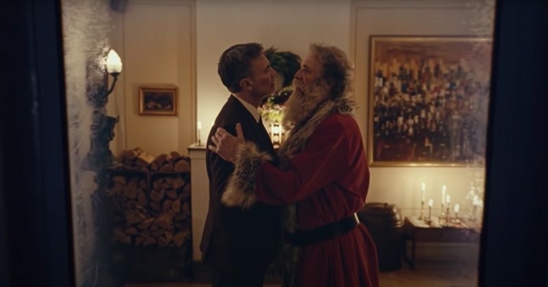 El anuncio del Santa Claus gay ha emocionado a todo el mundo 9 anuncio papa noel homosexual posten 01
