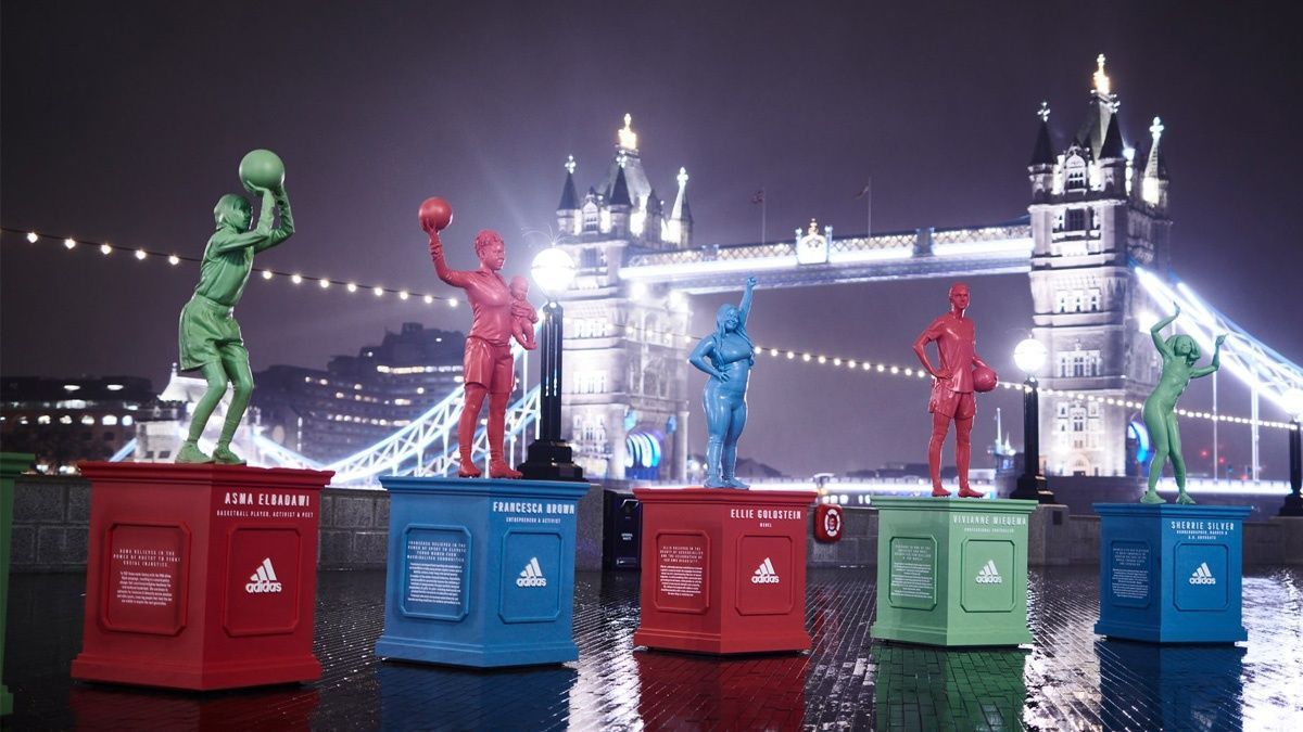 Las estatuas de Adidas en Londres dedicadas a mujeres inspiradoras 6 estatuas de adidas en londres 01