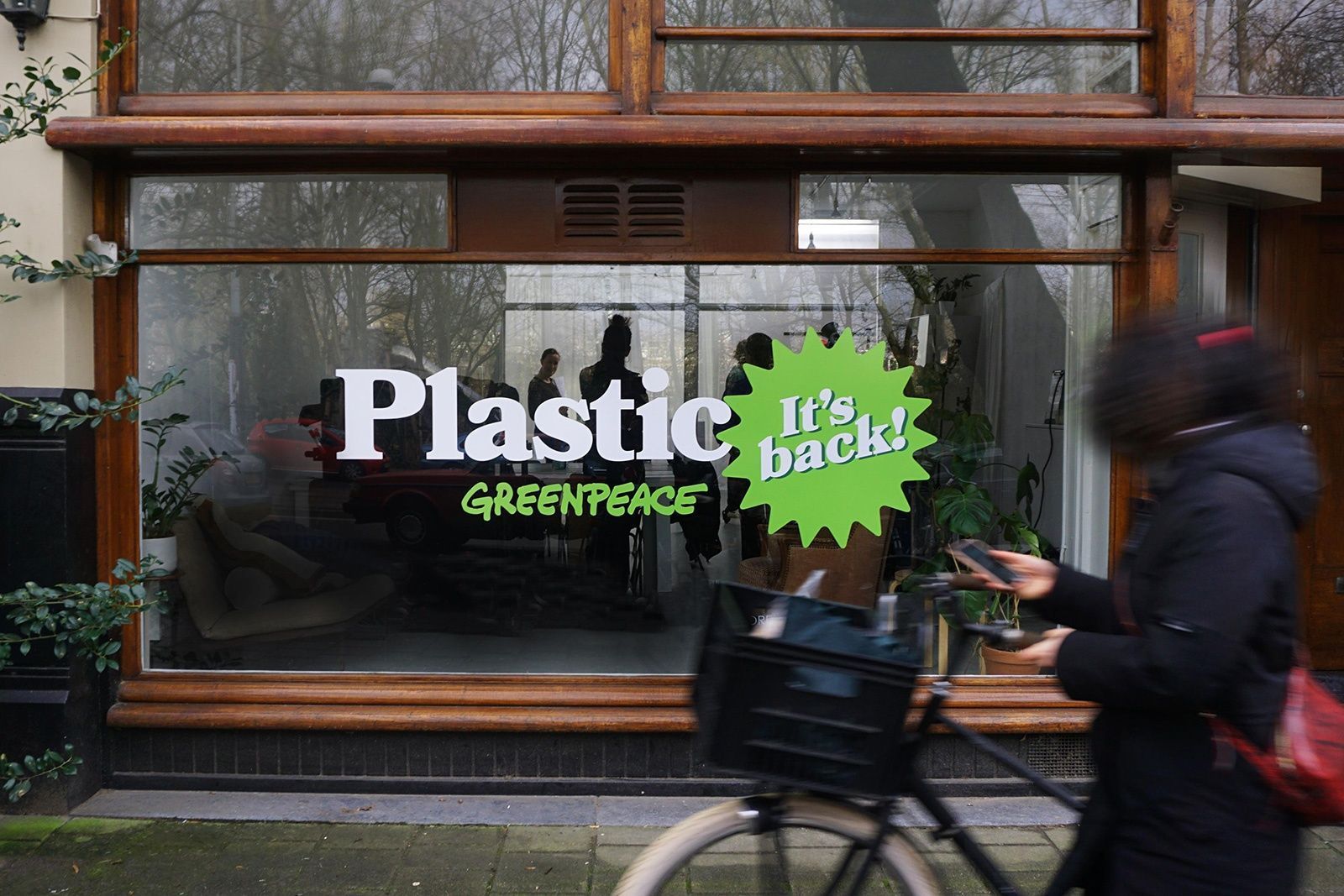"Plastic is back": Greenpeace warns us that plastic does not disappear 16 Greenpeace | Plastic is Back