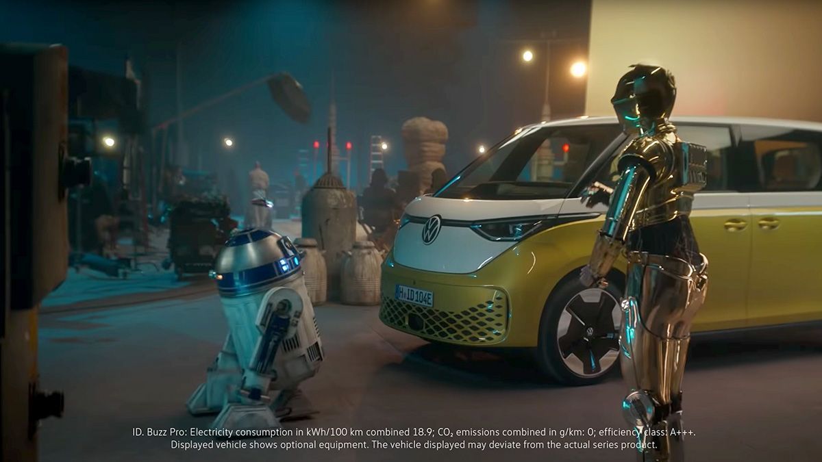 El anuncio de Volkswagen con C3PO y R2D2 para anunciar su modelo ID Buzz. 9 anuncio volkswagen c3po r2d2 obi wan 01