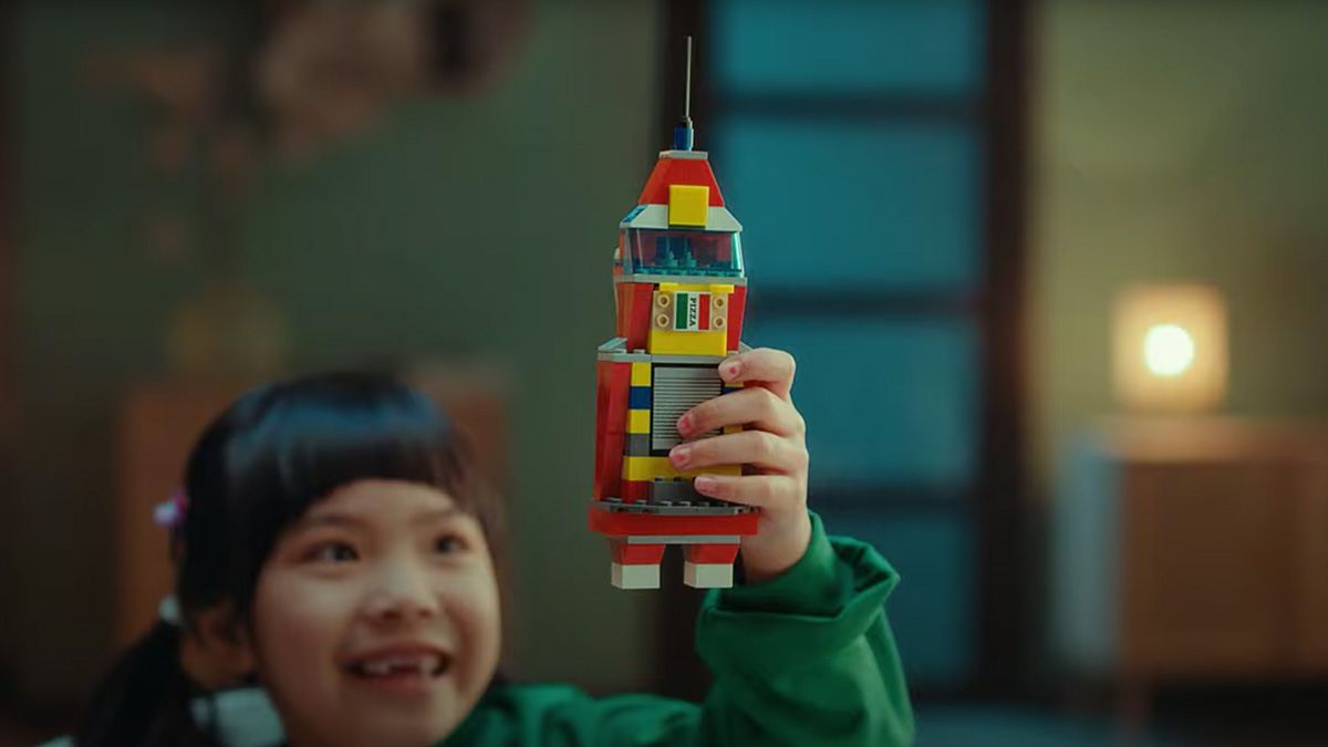 Lego advert celebrates 90 years of the brand: "We are all builders" 3 anuncio de lego we are all builders 01