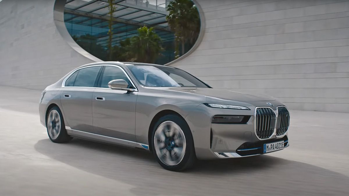 El anuncio de BMW nos presenta su nuevo concepto: "Forwardism" 4 anuncio de bmw forwardism 01