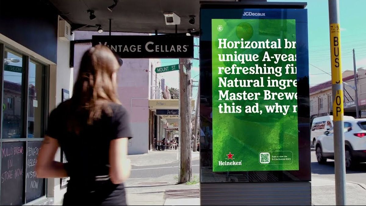 Heineken's ingenious outdoor advertising campaign 6 publicidad exterior de heineken mupi credentials 01