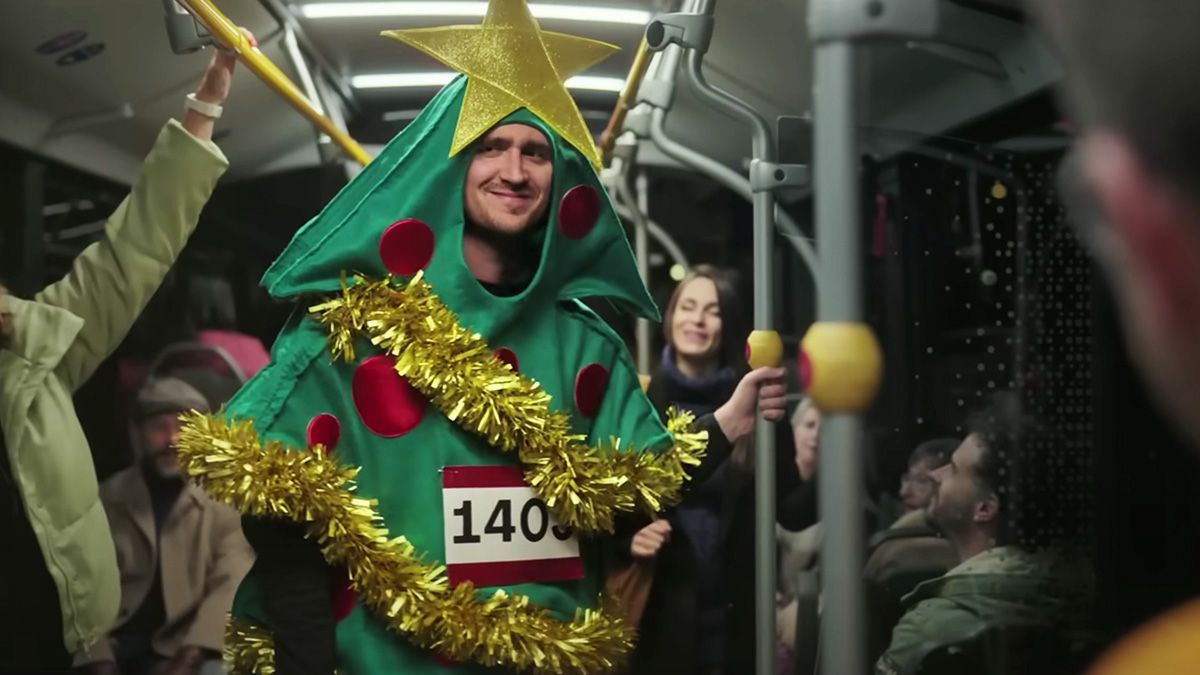 El anuncio de Navidad de Alsa nos invita a seguir moviéndonos 3 anuncio de navidad de alsa 01