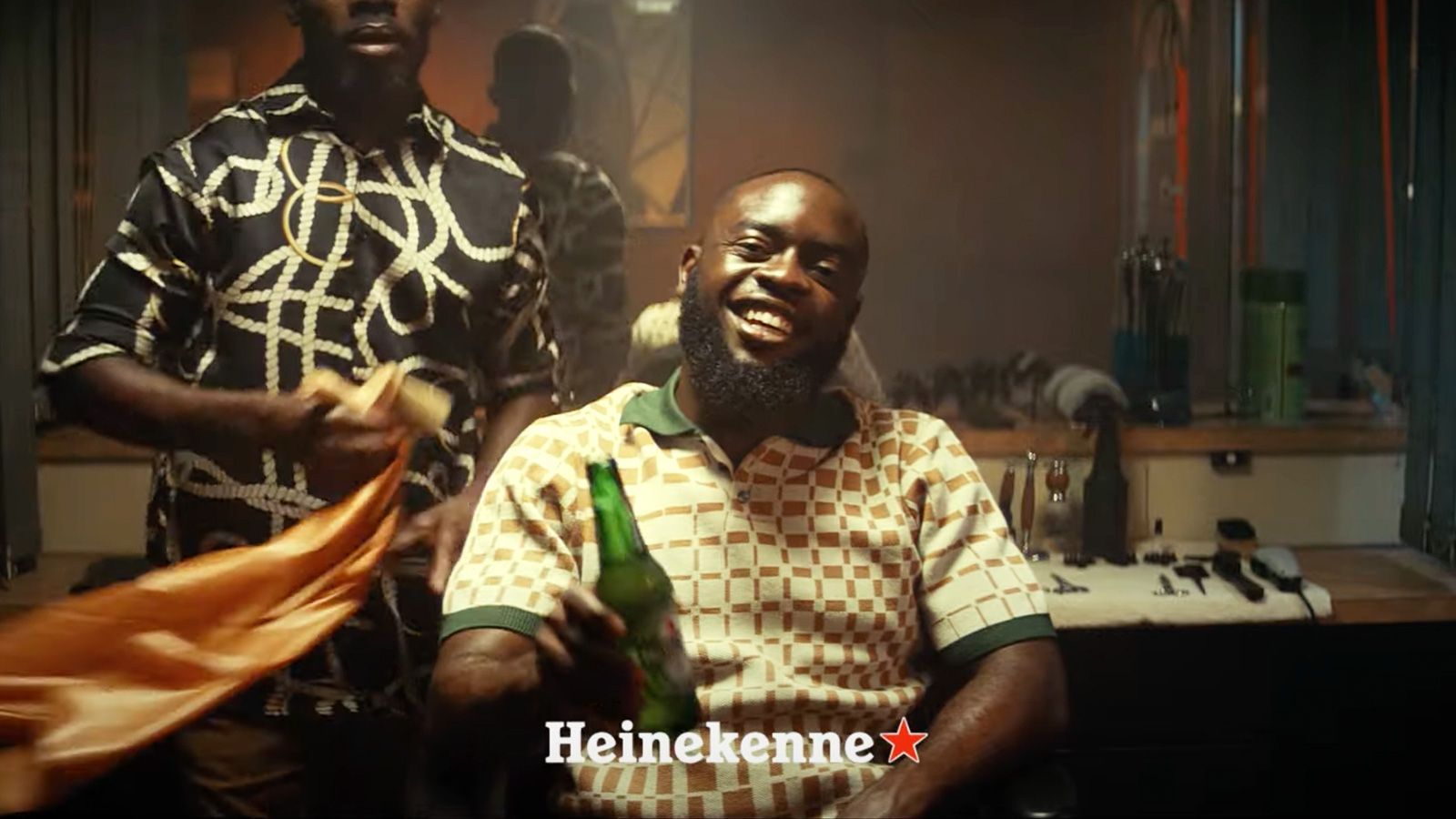 The hilarious Heineken commercial mocking its name 5 anuncio de heineken 150 anos