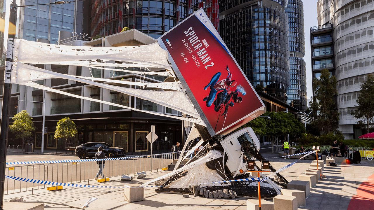 La espectacular acción de Playstation para promocionar Spiderman 2 1 accion de playstation spiderman 2