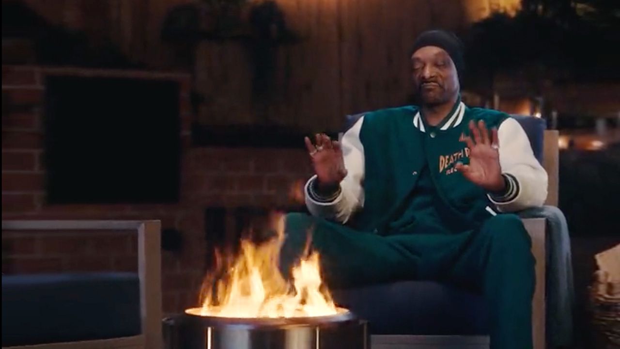 Anuncio de Snoop Dogg | Chimeneas Solo Stove Anuncio de Snoop Dogg | Chimeneas Solo Stove