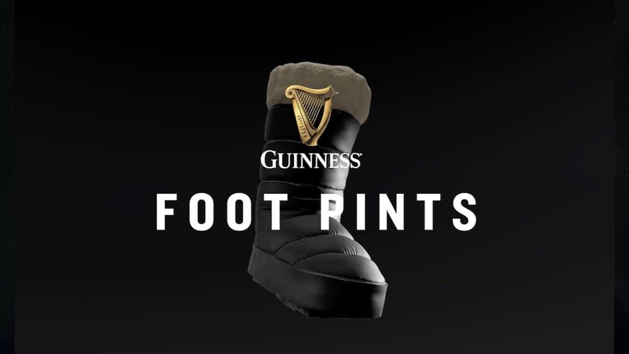 Foot Pints | Botas de Guinness para anda por la nieve Foot Pints | Botas de Guinness para anda por la nieve