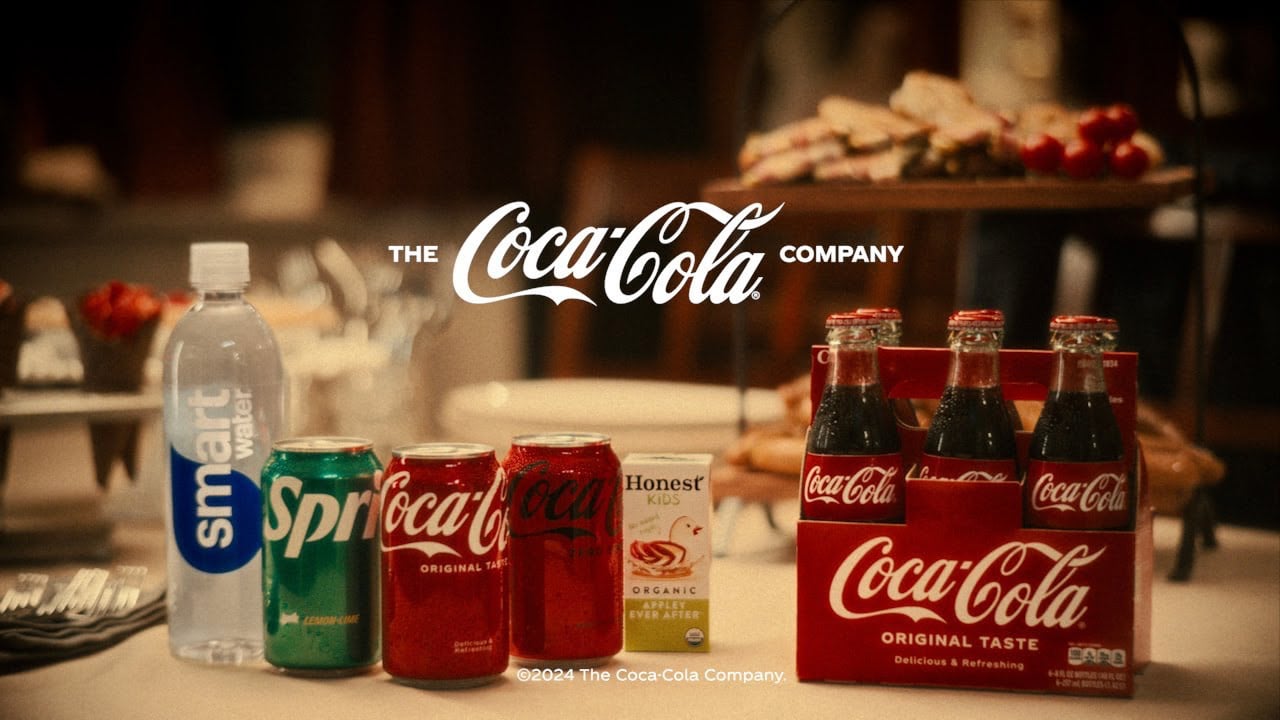 El divertido anuncio de Coca-Cola que presenta todos sus productos 5 anuncio de coca cola new guy