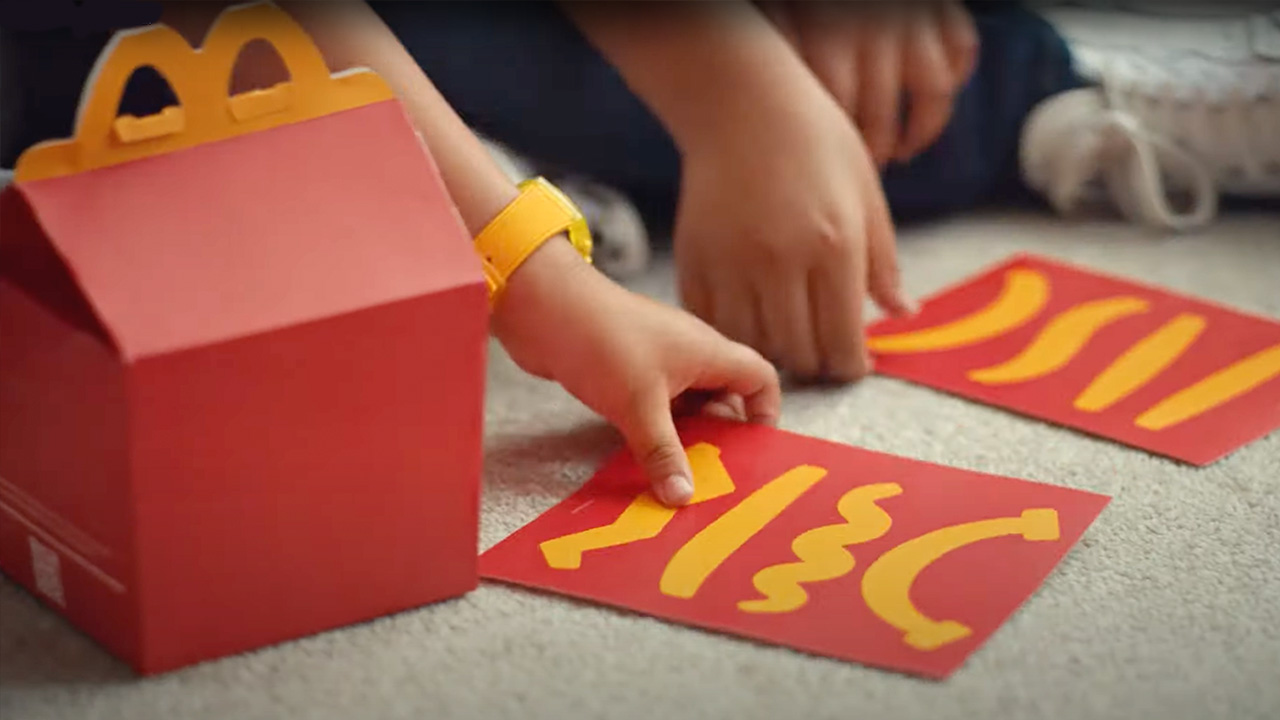 McDonald's erases the smile from its Happy Meal to talk about mental health in children 5 mcdonalds borra la sonrisa de sus cajas