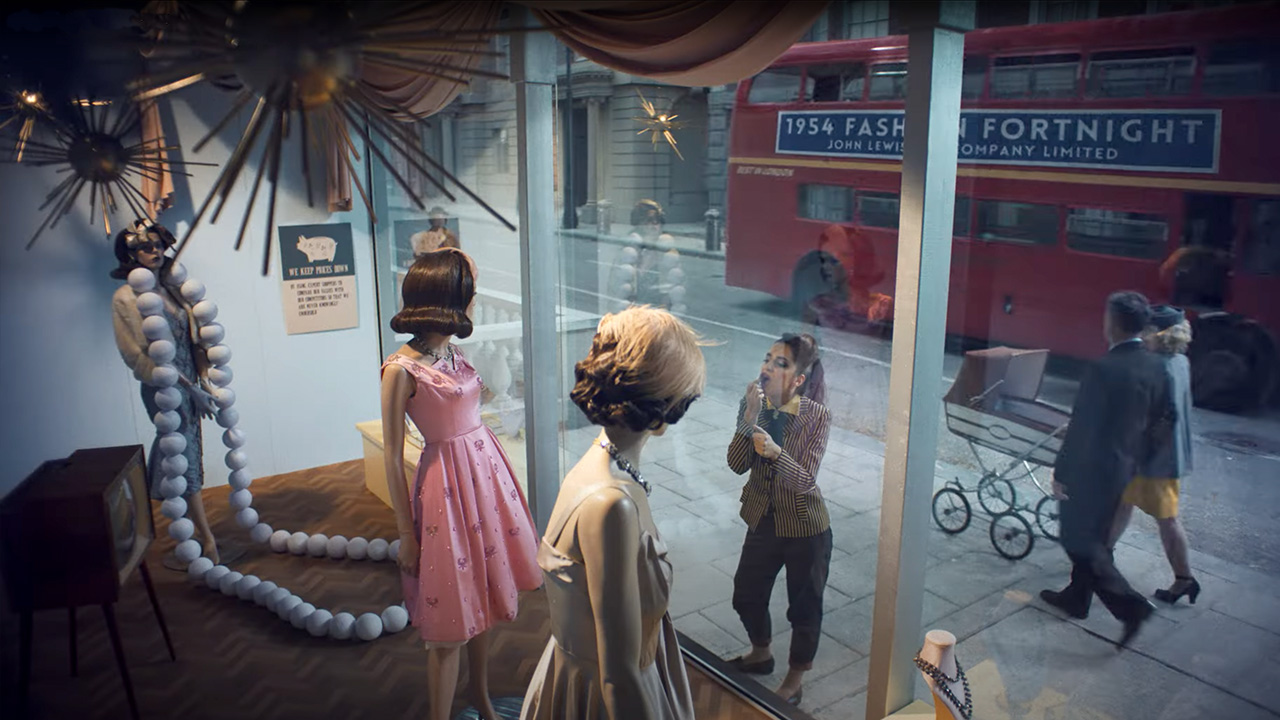 John Lewis' Christmas advert kicks off by highlighting its iconic window display 4 anuncio de navidad de john lewis the window