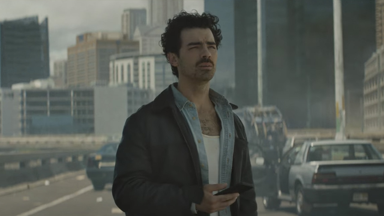 Heineken advert proposes a world without influencers. 1 anuncio de heineken social off socials