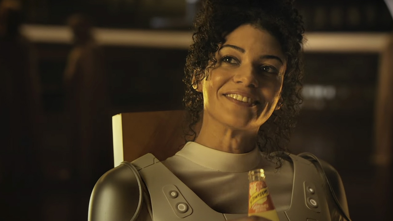 The second part of the Schweppes commercial: "Rencontre Martienne" 7 anuncio de schweppes reencontre martienne