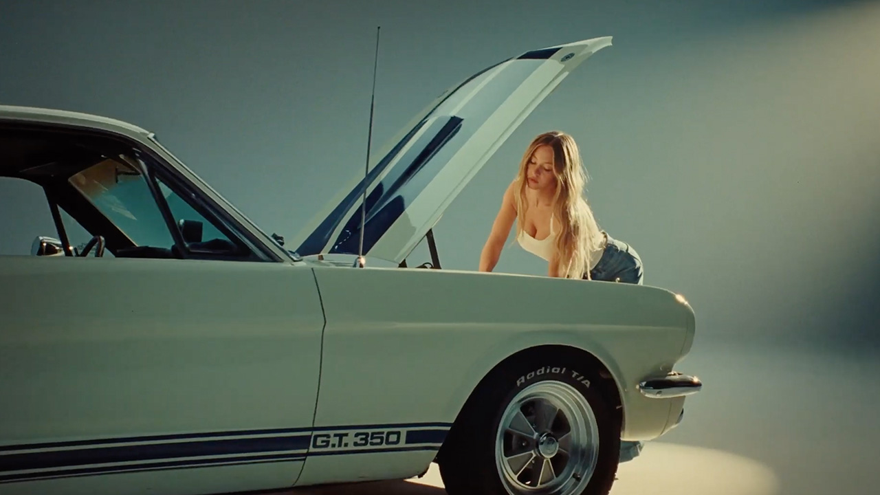 Who is the actress in the American Eagle advert? 1 actriz del anuncio de american eagle sydney sweeney