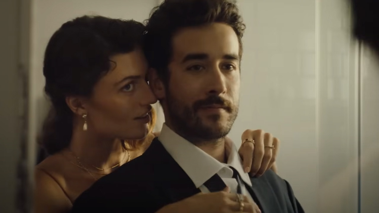 Uber's advert is an emotional story that turns waiting into a love story 1 anuncio uber in good times
