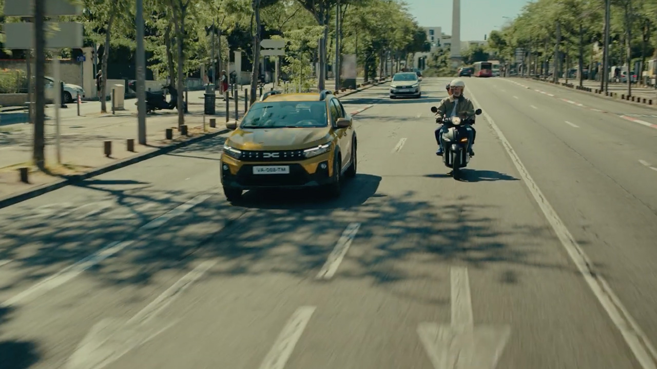 El anuncio del Dacia Sandero a ritmo de Meat Loaf 3 anuncio dacia sandero meat loaf